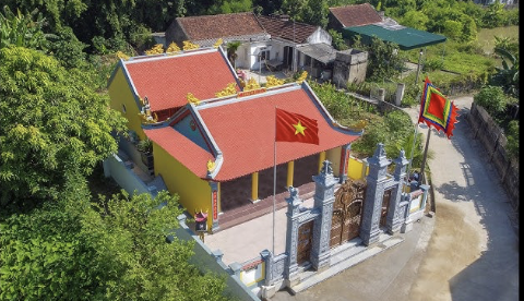 Nhà Thờ Họ Hồ Xuân Lộc – Phát Thưởng Cho Con Cháu Học Tốt