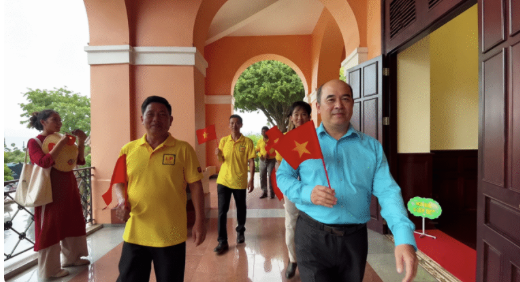 Đoàn Thanh Niên Họ Hồ Tp.HCM & Thanh Niên Họ Hồ Đồng Nai tham quan bến Nhà Rồng